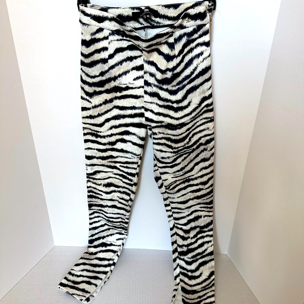 Elisabethtta Franchi Chic Leggings
( purchased in Tuscany, Italy)